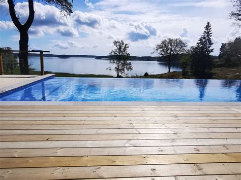 Bygga Pool Infinity Åkersberga Platssvetsad liner Blu mossaic Modern