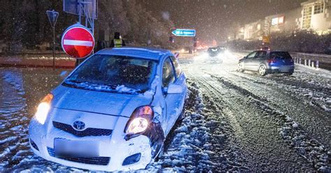 Wuppertal und Co Glätte und Schnee in NRW sorgen für viele Unfälle