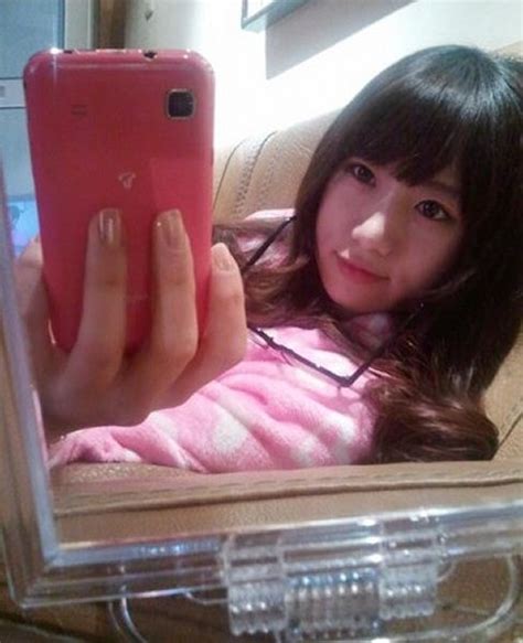 Ngạc nhiên trước ảnh quá khứ của hot girl Hàn Quốc sở hữu đôi chân dài miên man