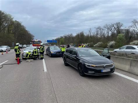 Verkehrsunfall Auf Der Bab Endet Glimpflich Hp Feuerwehr Bruchsal