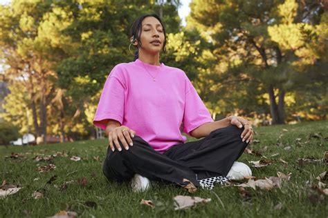 Why Meditation Is Incredibly Effective at Easing Anxiety | The Output ...