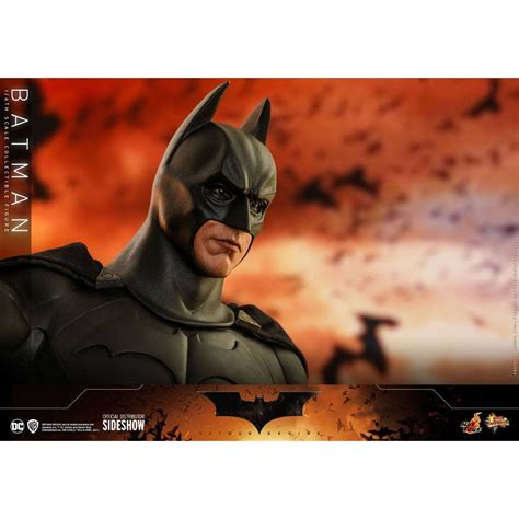 Hot Toys Batman Begins Batman Exclusive Movie Masterpiece Figurine