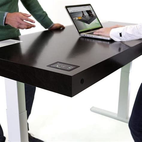 World’s first “smart desk” revealed | MiNDFOOD