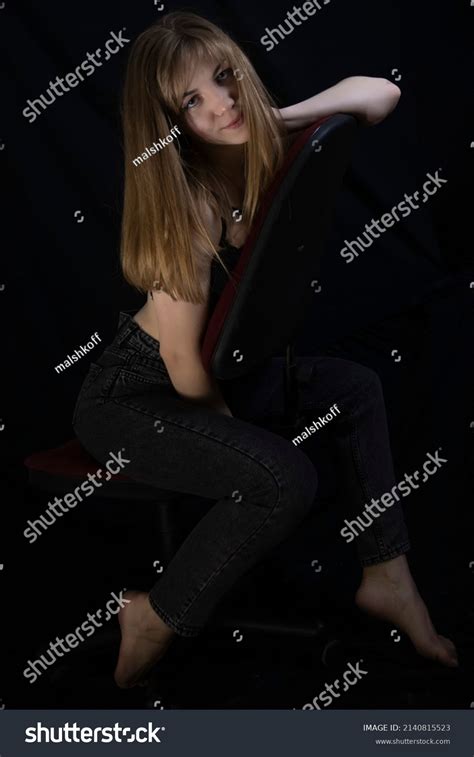 Sexy Beautiful Young Blonde Slender Body库存照片 Shutterstock