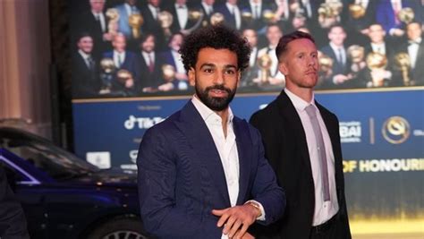 محمد صلاح يفوز بجائزة أفضل لاعب في العالم بتصويت الجماهير