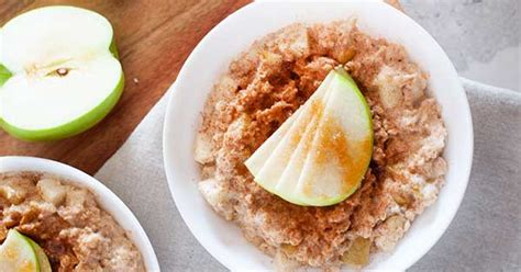 Overnight Crockpot Oatmeal With Apples And Cinnamon Laura Fuentes