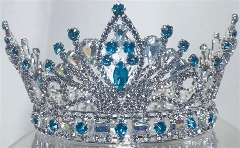 Pin Su Pageant Crowns Trophies