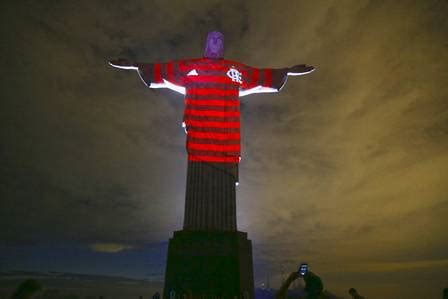 Libertadores camisa do Flamengo é projetada no Cristo Redentor