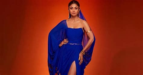 Hot Photos Of Shilpa Shetty Flaunting Her Sexy Legs In High Slit Dresses SpideyPosts