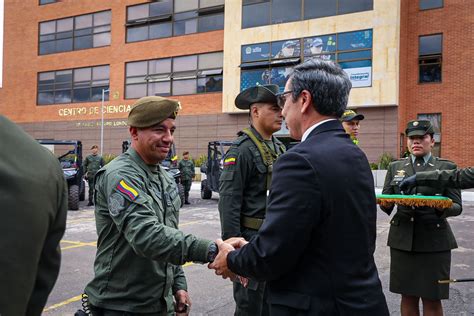 Policía De Colombia On Twitter Rt Directorpolicia Finalmente Nuestro Compromiso Con La