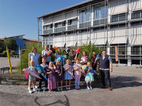 Erster Schultag Der Abc Sch Tzen Grund Und Mittelschule