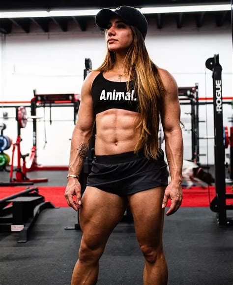 Watch Powerlifter Stefi Cohen Explains The Most Effective Way To Build