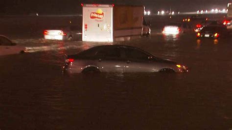 Record Arizona Rainfall Shuts Roads 1 Killed In Flooding Fox 2