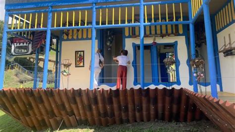 Esta Es La Casa Al Revés Que Visitan Los Viajeros En Quindío El