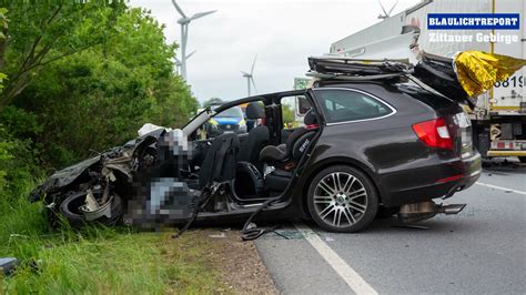 Technische Rettung Notwendig Schwerer Unfall Bei Reichenbach