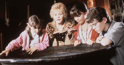 Why Halloweentown Is Even Better Now That I M An Adult Ps Entertainment