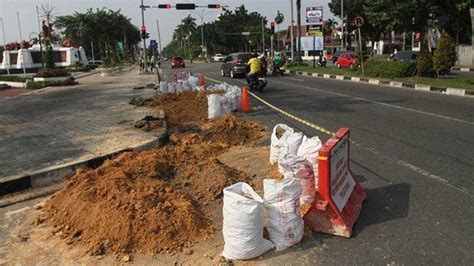 Jalan Rusak Bekas Galian Pipa Pdam Tirta Siak Pekanbaru Belum Kunjung