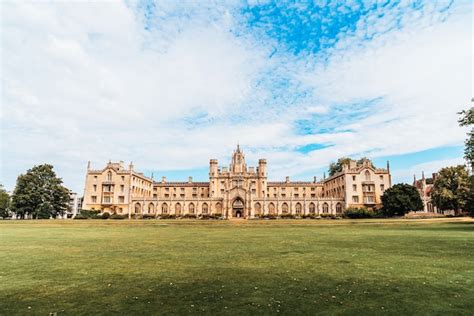 Premium Photo | St. John's College in Cambridge