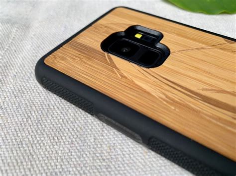 Wooden Samsung Galaxy S9 And S9 Plus Cases With Surfer Engraving