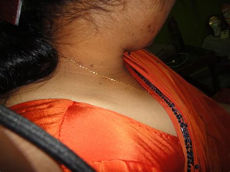 Indian Bhabhi In Saree Navel Sex