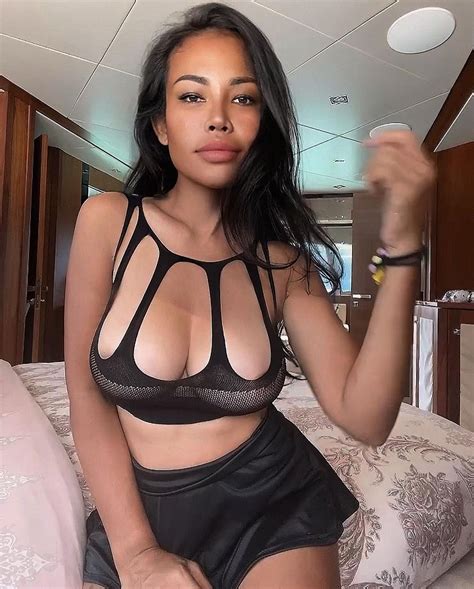 Fon Wanliling Screenshot 20221223 000140 Instagram Porn Pic