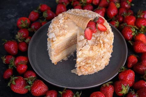 Tarta De Fresa Napole N Millefeuille Tarta De Crema Sobre Fondo