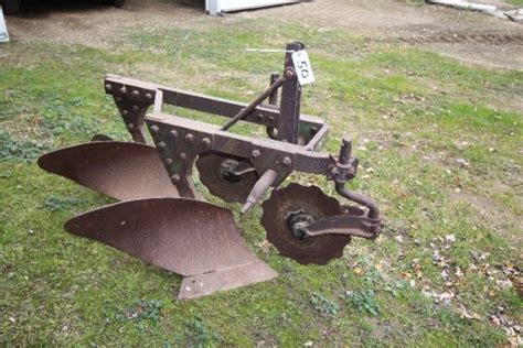 Plow John Deere Model 412 2 Bottom Good Condition Farm Equipment