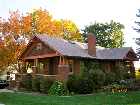 1920 Brick Craftsman bungalow kork, looks like the house you grew up in ...