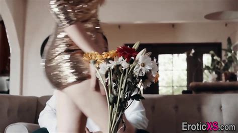 Teen Babe Giving Head And Riding