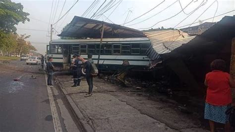 TVM El Salvador on Twitter Loúltimo Un autobus de la Ruta 105 que