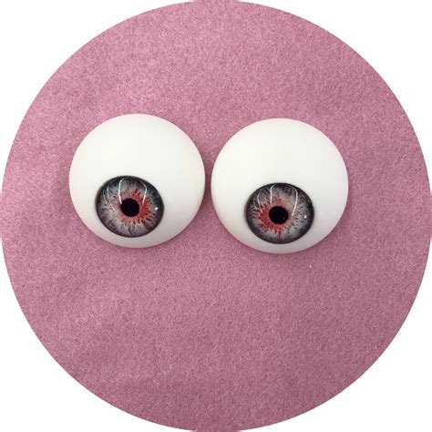 PUPPET EYES – Puppet Pelts