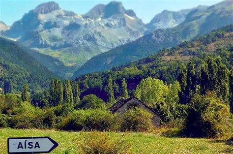 El Valle De Aisa En Huesca