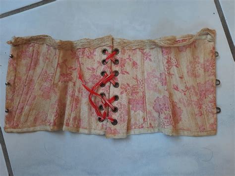 très ancien CORSET pour poupée porcelaine vers 1900 Kaufen auf Ricardo