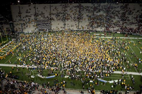 Baylor Photography Baylor Fans Storm The Field Following The Bears