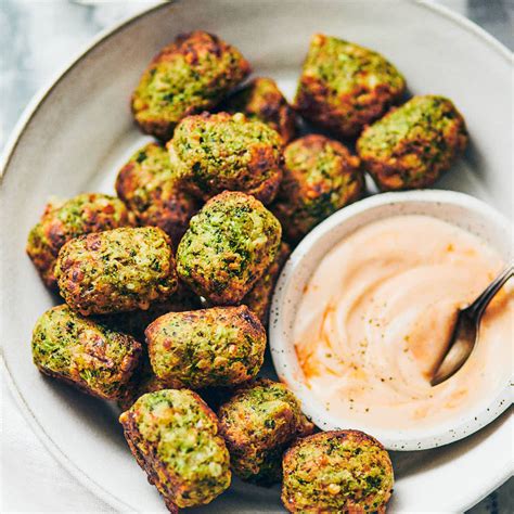 Receta de buñuelos de brócoli ultracongelado y mozzarella terminados en