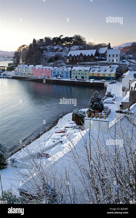 Portree Harbour in winter snow, Isle of Skye, Scotland Stock Photo - Alamy