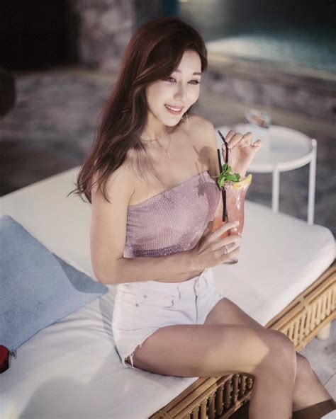 Top N Dj Xinh P Hot Nh T C A Ch U Elle Man Vi T Nam