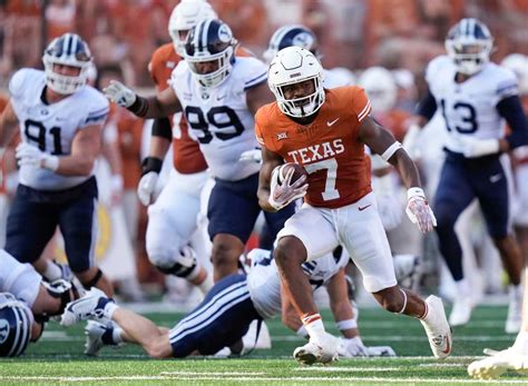 WATCH: Texas Longhorns RB Keilan Robinson Finds End Zone vs. Texas Tech ...