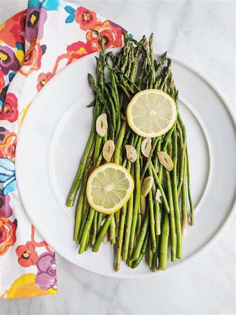 Easy Garlic Lemon Asparagus