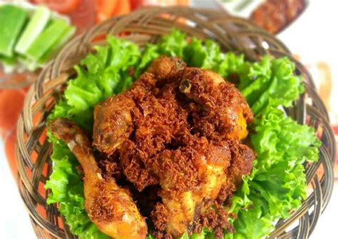 Membuat Daging Ayam Serundeng Yang Enak Dan Gurih Saat Di Makan