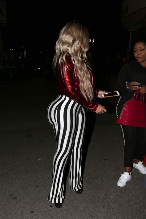 Blac Chyna Shows Off Her Insane Curves In Skin Tight Leggings