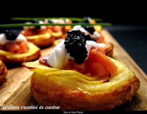 Sfogliatine Con Patate Salmone Caviale E Panna Acida Siciliani