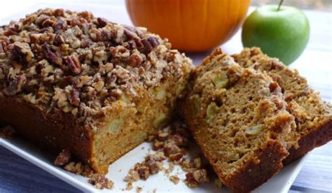 Pumpkin Quick Bread With Apples And Pecan Streusel Recipe Akron Ohio Moms