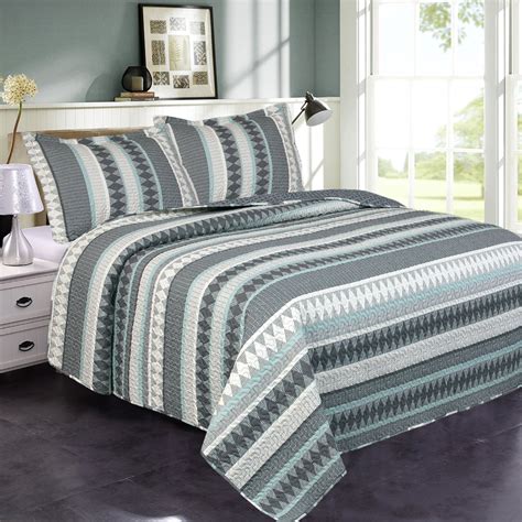 Luxe Decor Lightweight Reversible Striped 3 Piece Fullqueen Quilt