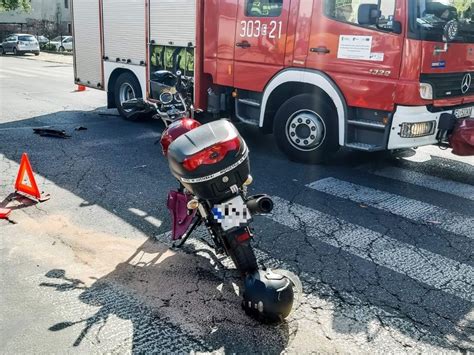 Gro Ny Wypadek W Centrum Odzi Ranny Motocyklista Zdj Cia Dziennik