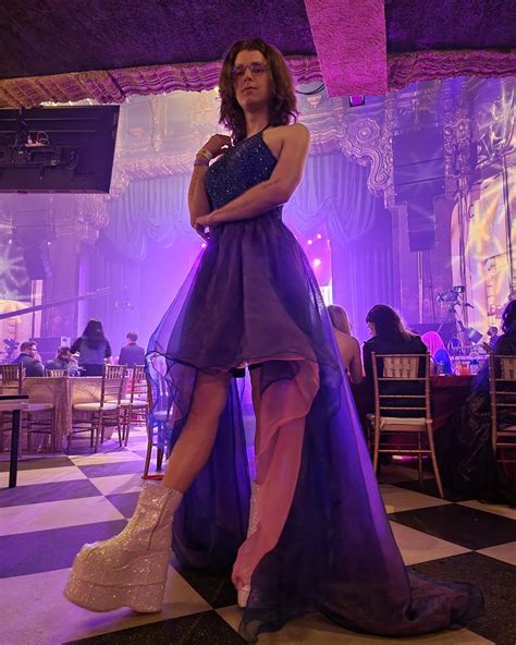 Hi I M Eret Fuck Gender Roles I Can Do Both