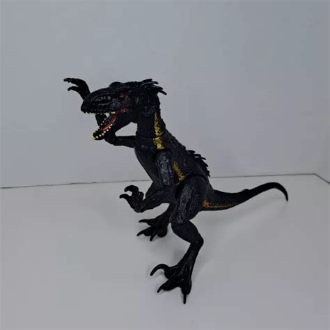 Mattel Jurassic World Super Posable Indoraptor Black Gold Raptor Action