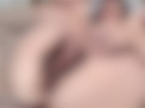 Effy Shows Off Her Very Hairy Pussy in Bed Vidéos Porno Gratuites YouPorn