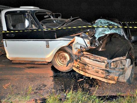 G Dois Morrem Em Colis O Frontal Entre Carro E Caminhonete Em Ms