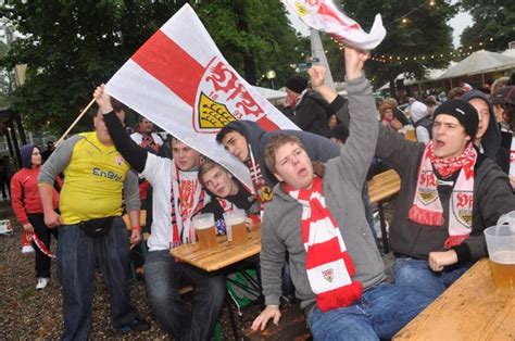 Nach Finalniederlage Im DFB Pokal VfB Fans Beim Public Viewing In